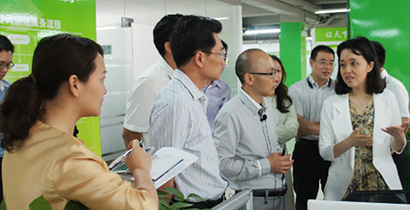 共青团广东省委书记曾颖如，团市委书记魏国华一行到我司调研；