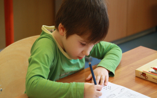 离婚孩子改名字手续