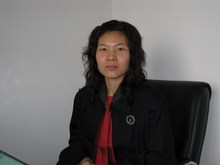 何霞律师