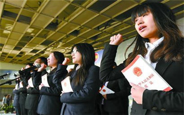 公务员判刑是否会被开除公职