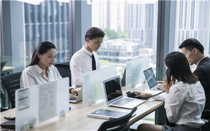 员工病休期兼职公司可以开除吗?