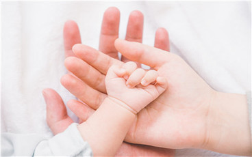 未婚生子小孩抚养权归谁,需按照这些情况判定