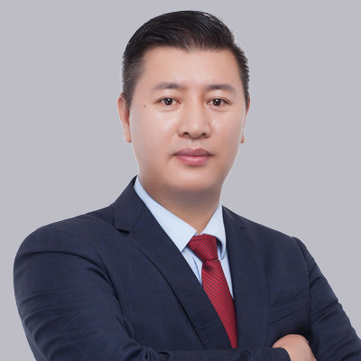 秦世臣